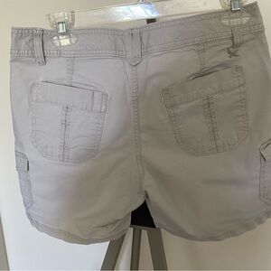 Eddie Bauer Rip Stop Cargo Short, 6 pockets.